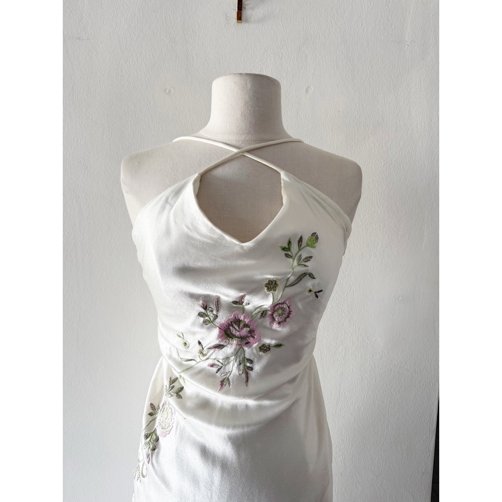Vintage 90s Dave & Johnny White Satin Floral Embroidered Maxi Dress - Picture 2 of 9